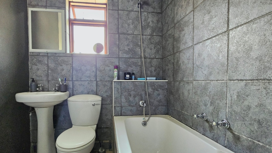 1 Bedroom Property for Sale in Brandwag Free State